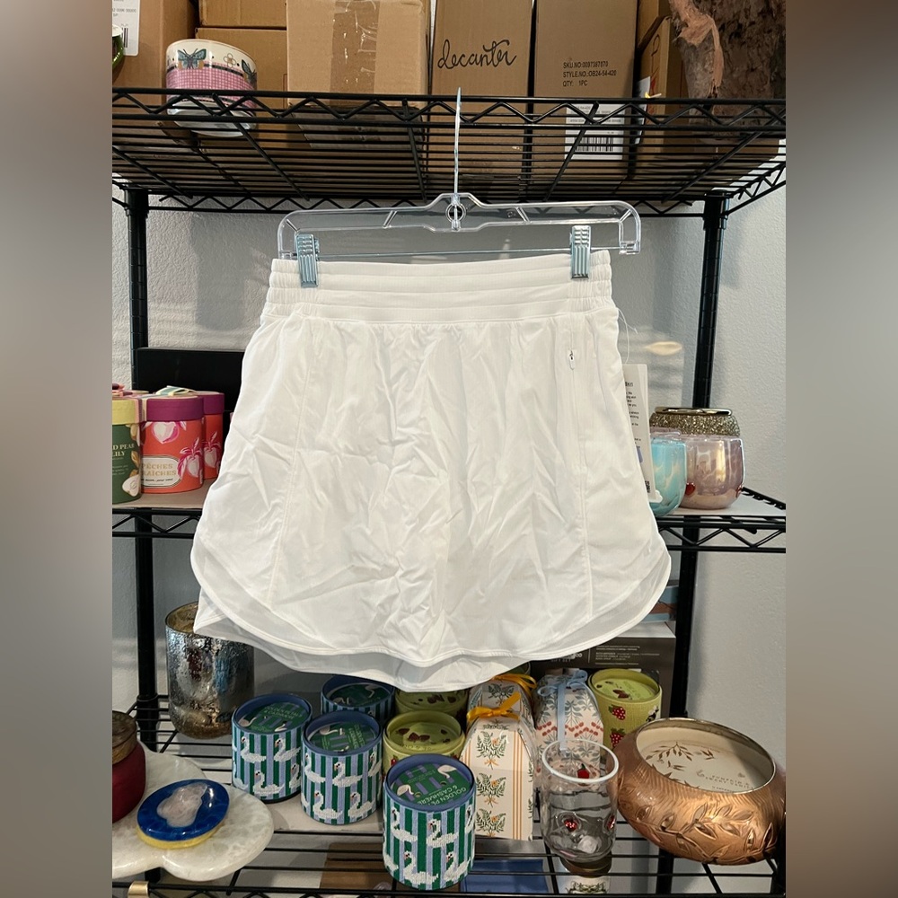 Lululemon Hotty Hot High-Rise Skirt, White, Sz 6 NWT - Picture 3 of 5
